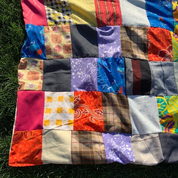 Vintage Handmade Patchwork Quilt Farmhouse Double Sided Retro 72x64 Blanket - Picture 4 of 9
